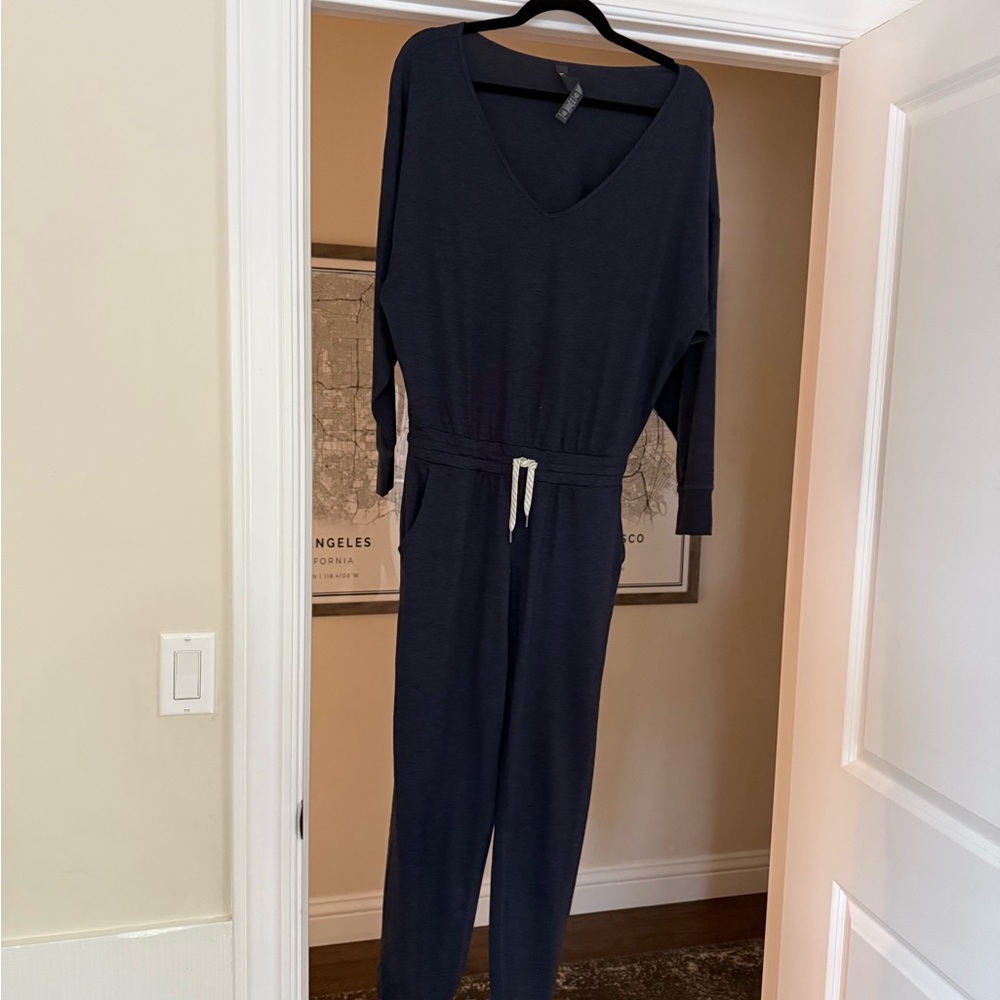 Vuori Navy Blue Apparel